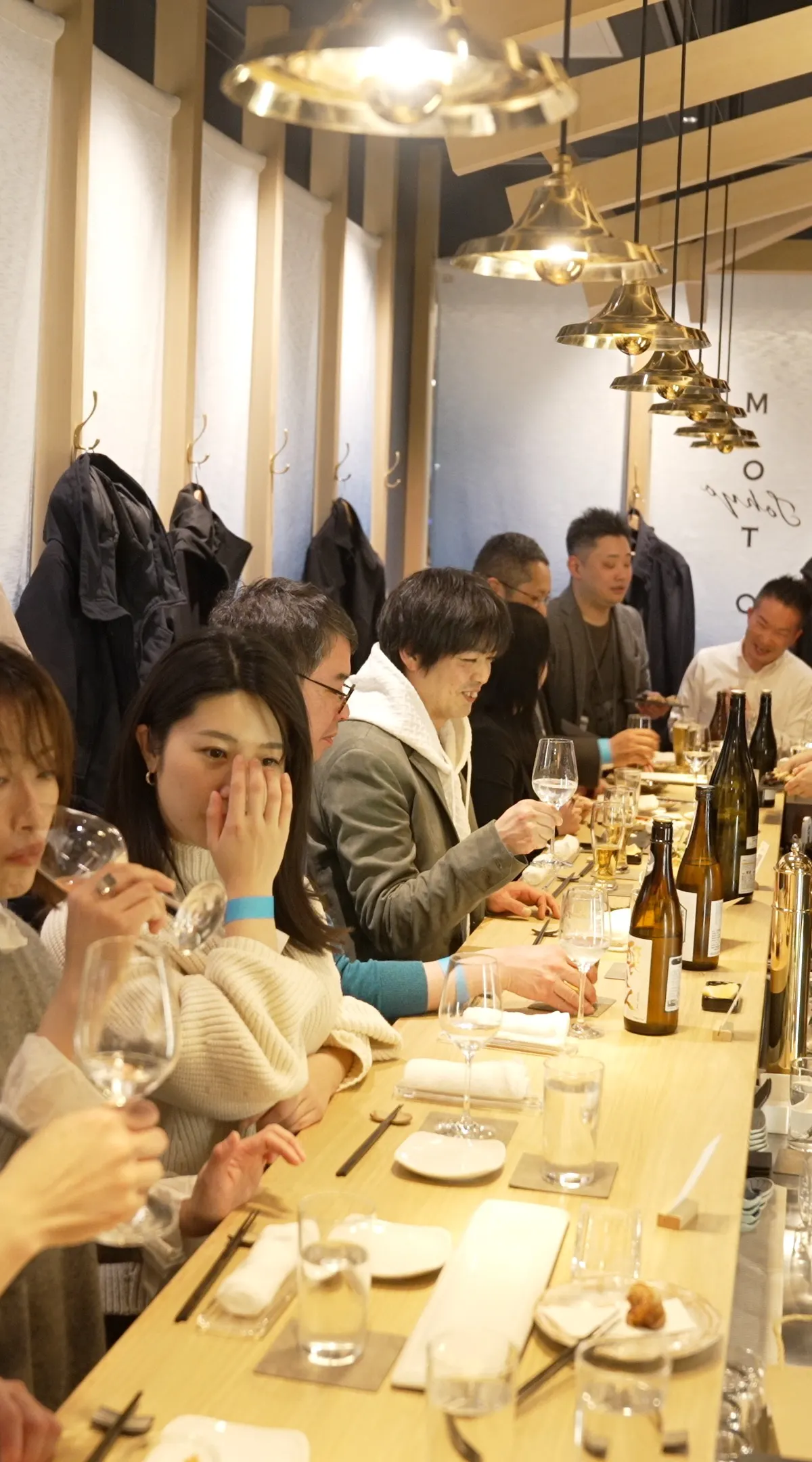 東京駅直結の日本酒バー「酛TOKYO」 立ち飲みも割烹もある店